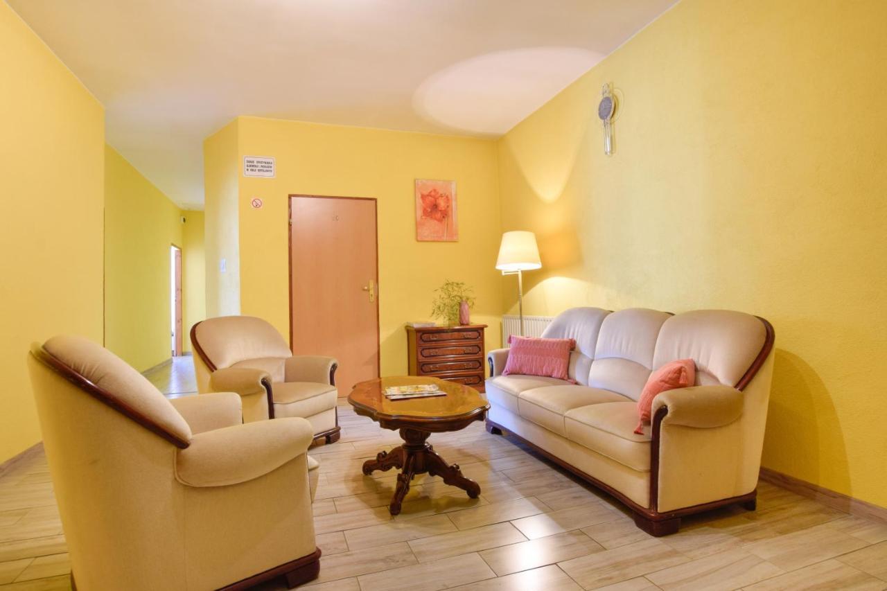 Hotel Stary Ratusz Kostomloty Esterno foto